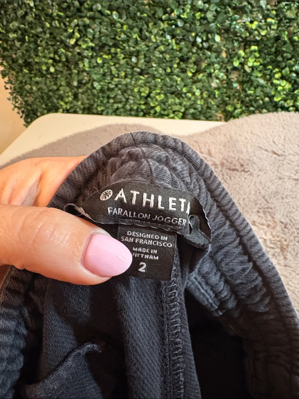 Athleta Black Women's Joggers Size 2 - Picture 4 of 6